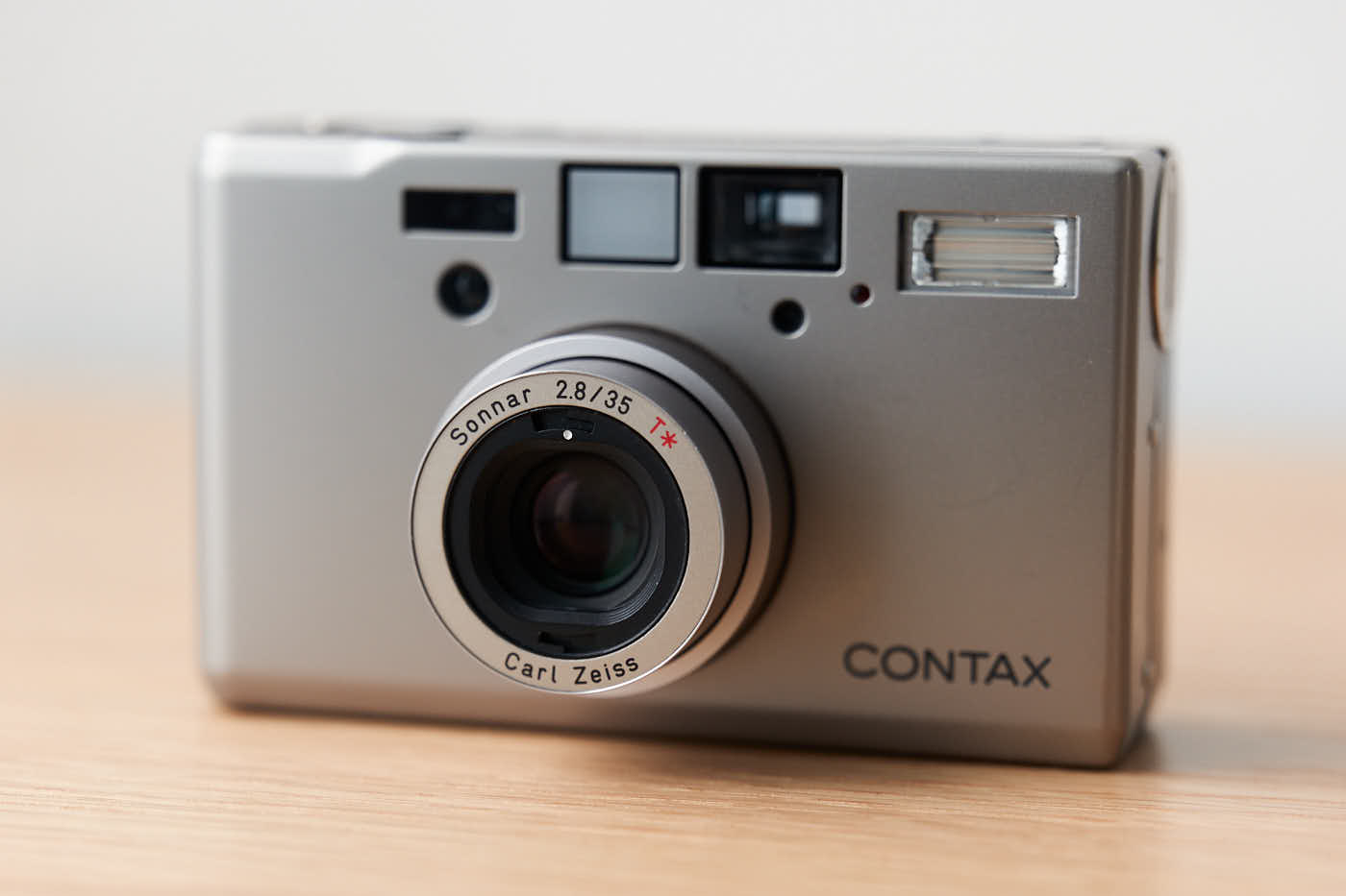 ウクライナ情勢緊迫化 CONTAX コンパクトフィルムカメラ DateBack T3 フィルムカメラ