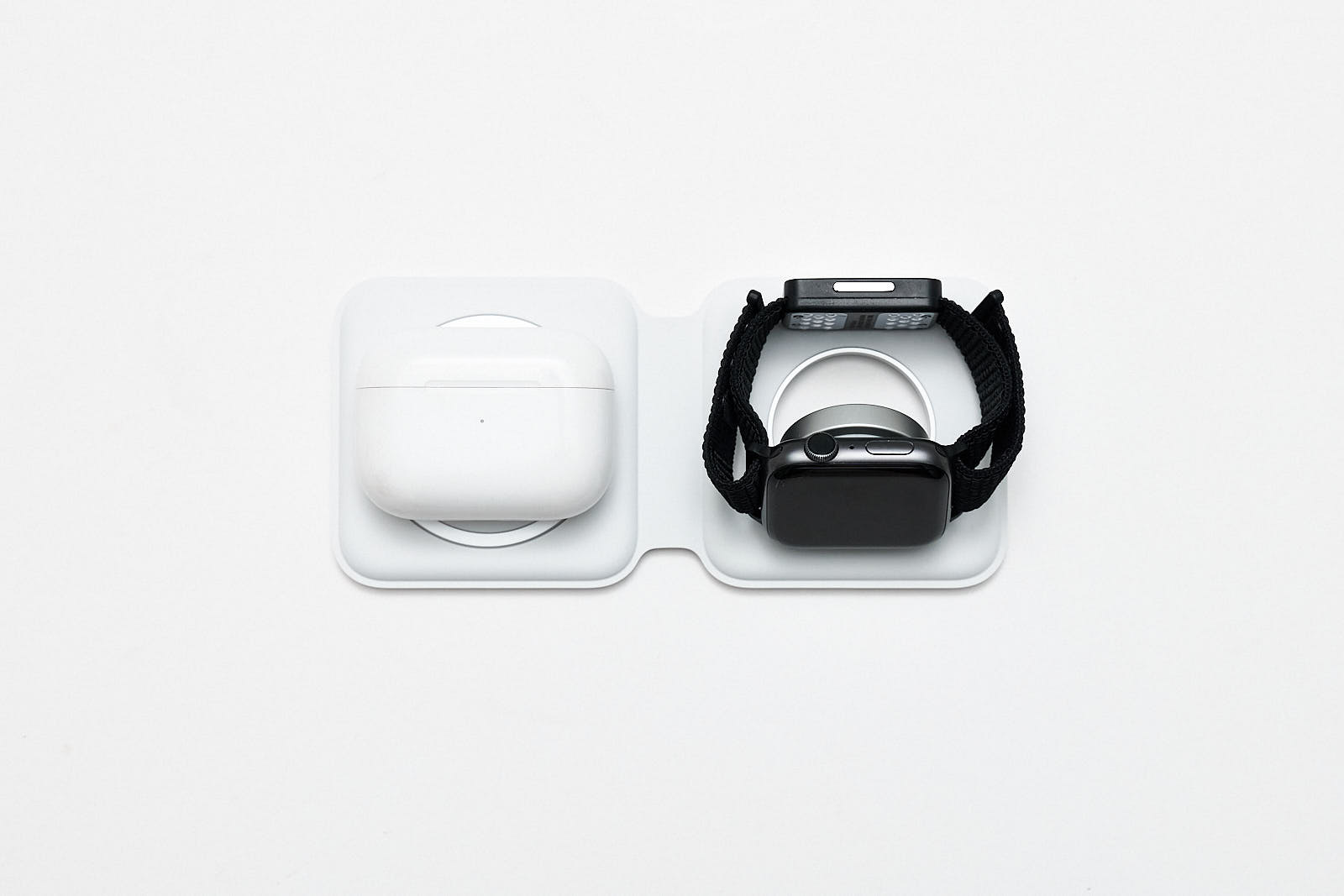 Apple MagSafeデュアル充電パッド